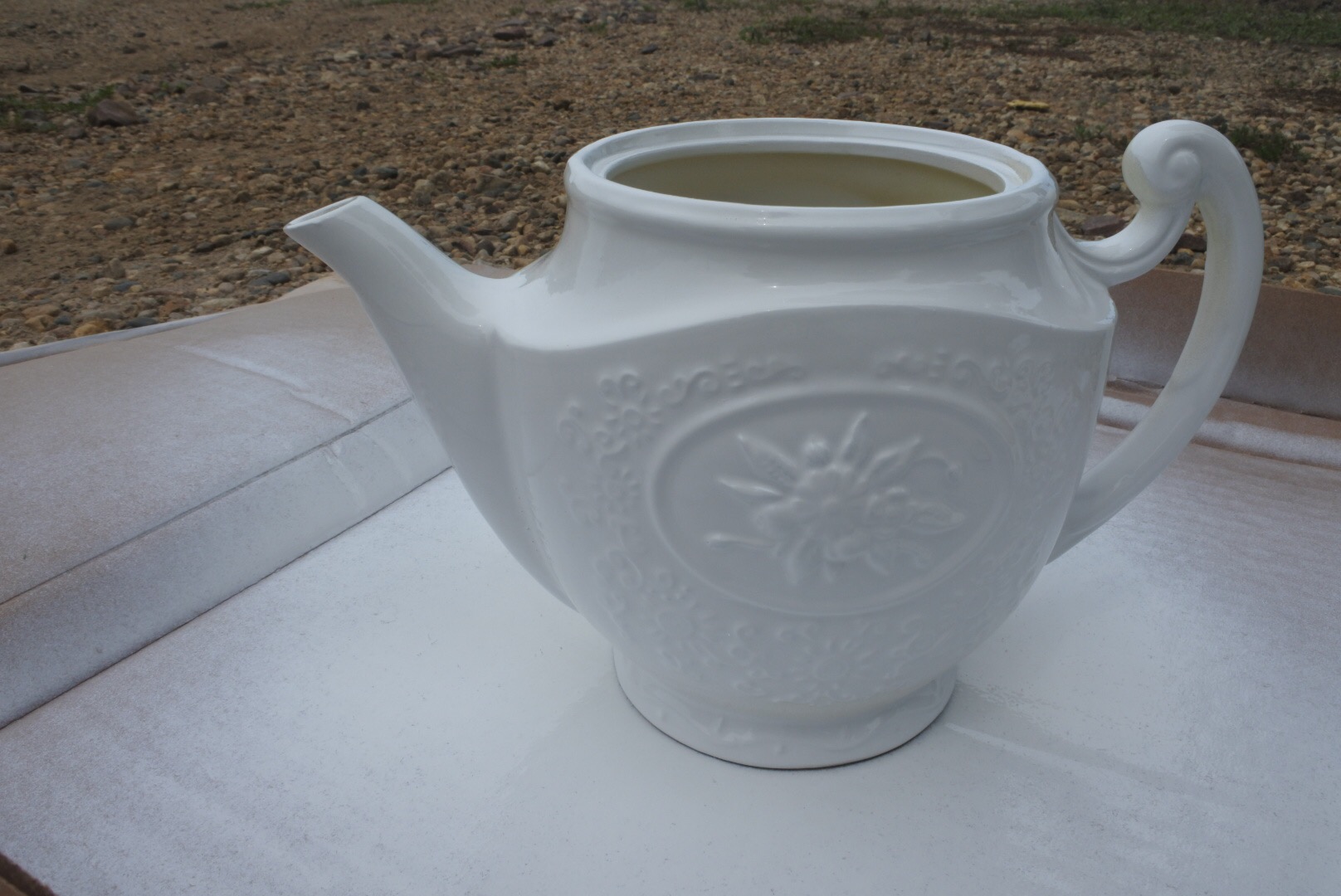 Painting Porcelain Teapots 2